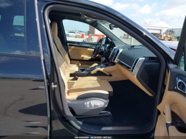 2017 PORSCHE CAYENNE WP1AA2A22HKA91607 Photo 4