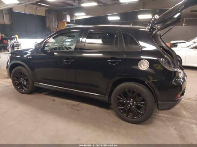 2018 MITSUBISHI OUTLANDER SPORT JA4AP3AU8JZ024640 Photo 2