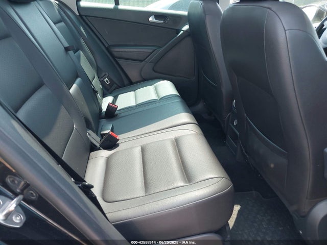 WVGBV7AX2FW550641 Volkswagen 2015