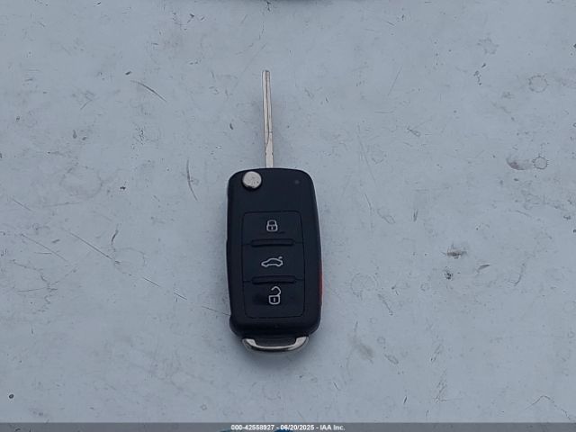 2017 VOLKSWAGEN PASSAT 1VWDT7A32HC063344 Photo 10