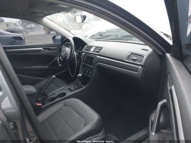 2017 VOLKSWAGEN PASSAT 1VWDT7A32HC063344 Photo 4