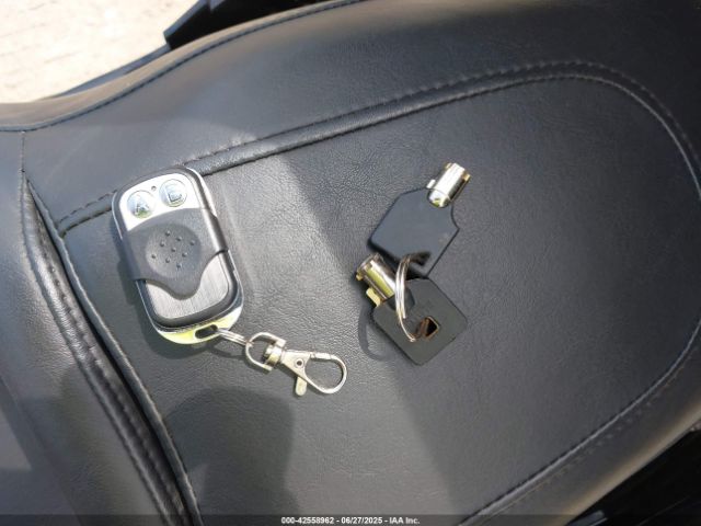 2012 HARLEY-DAVIDSON FLTRX 1HD1KHM19CB661758 Photo 10