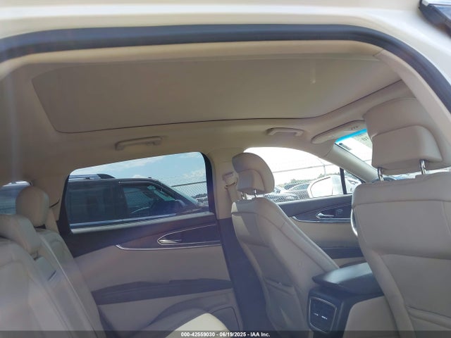 Lincoln 2016 2016 2LMTJ8LR5GBL40076 Image 8