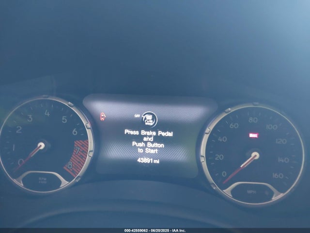 ZACNJBC14LPL76425 Jeep Renegade