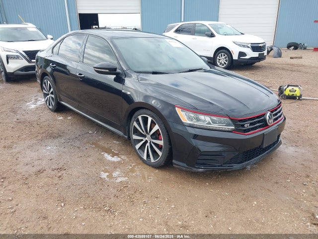 1VWJM7A34JC033977 Volkswagen 2018