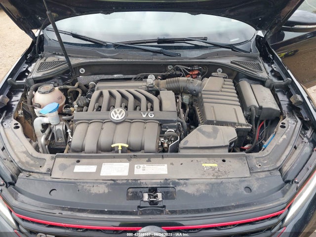 1VWJM7A34JC033977 Volkswagen 2018