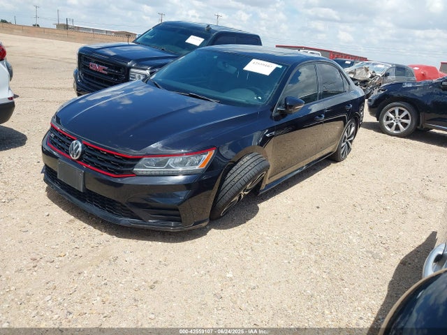 1VWJM7A34JC033977 Volkswagen 2018
