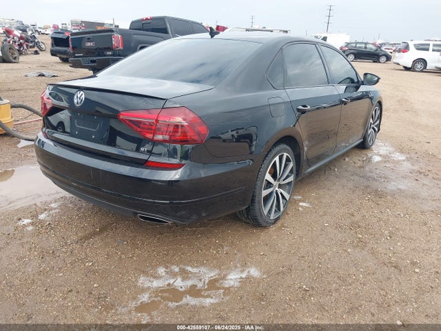 1VWJM7A34JC033977 Volkswagen 2018