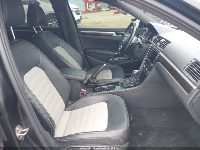 1VWJM7A34JC033977 Volkswagen 2018