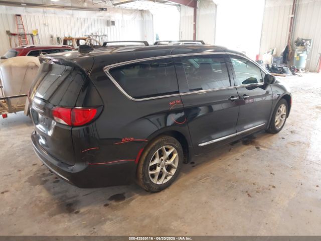 2018 CHRYSLER PACIFICA 2C4RC1EG2JR197741 Photo 3