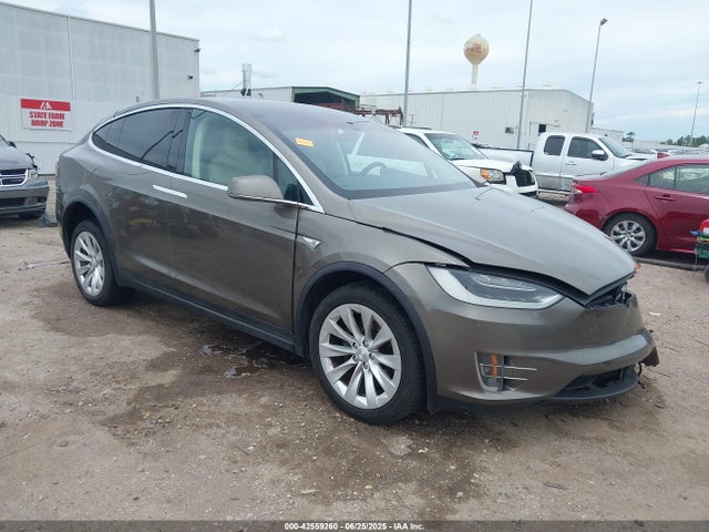 2016 TESLA MODEL X 5YJXCBE25GF008618 Photo 0