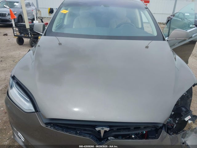 2016 TESLA MODEL X 5YJXCBE25GF008618 Photo 9