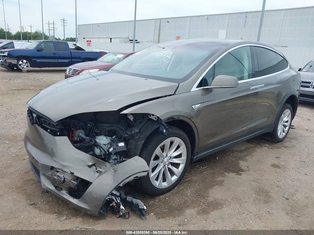 2016 TESLA MODEL X 5YJXCBE25GF008618 Photo 1