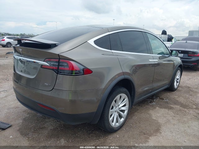 2016 TESLA MODEL X 5YJXCBE25GF008618 Photo 3