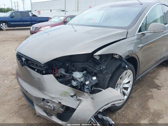 2016 TESLA MODEL X 5YJXCBE25GF008618 Photo 5