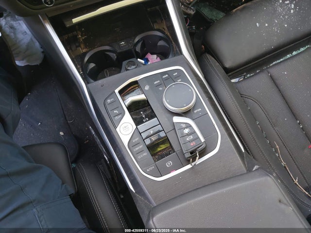 BMW 2023 2023 3MW69FF07P8D57148 Image 11