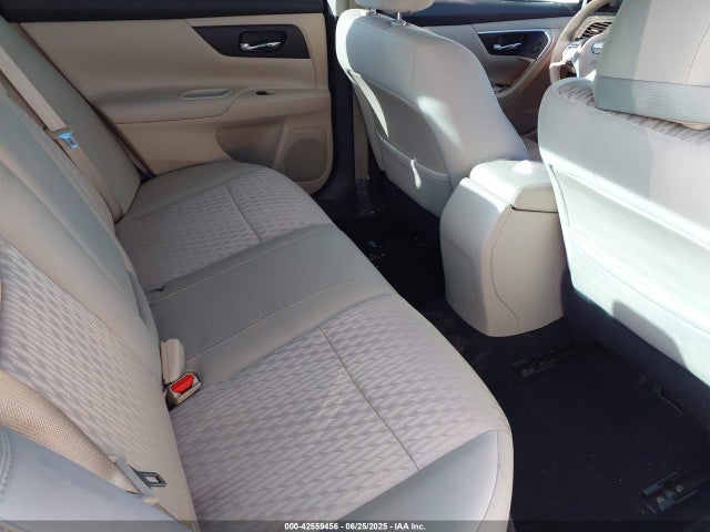 1N4AL3AP8GC253977 Nissan 2016
