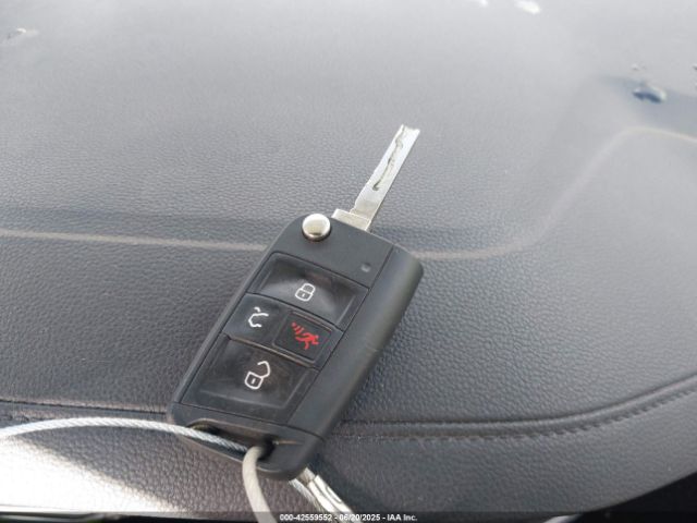 3VW5M7BU1RM004990 Volkswagen tsi