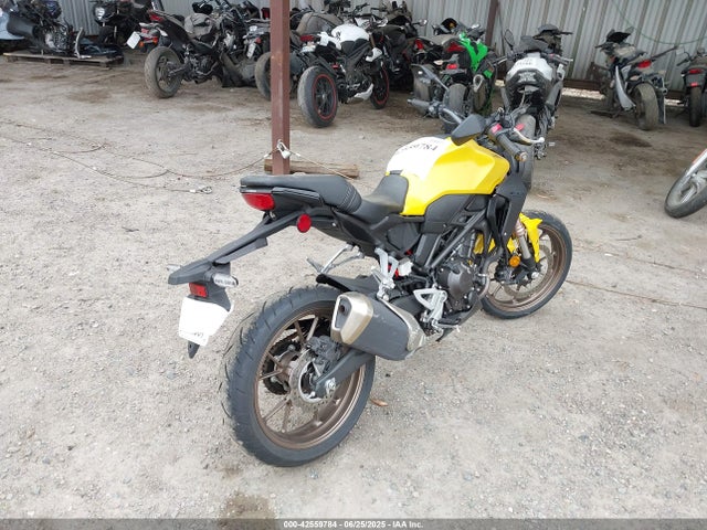 MLHNC5554R5400820 Honda Nc55e-1100001