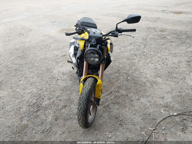 MLHNC5554R5400820 Honda Nc55e-1100001