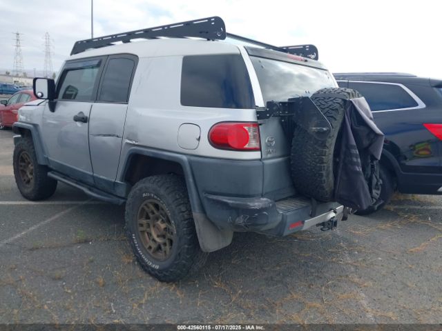 2007 TOYOTA FJ CRUISER JTEBU11F870041827 Photo 2