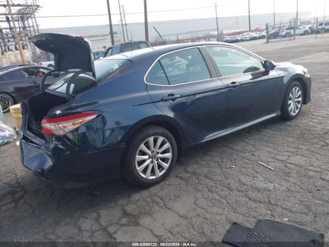 2018 TOYOTA CAMRY 4T1B11HK7JU620139 Photo 3
