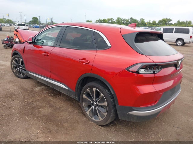 Vinfast 2024 2024 RLLV1AFA0RH008290 Image 3