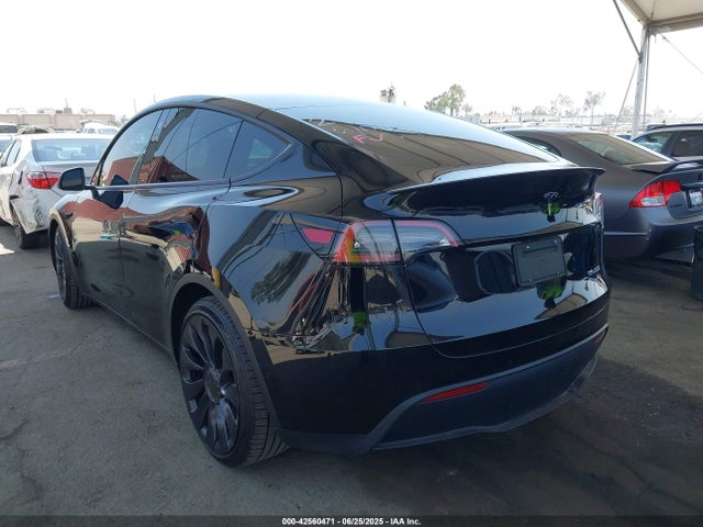 2022 TESLA MODEL Y 7SAYGDEF5NF531158 Photo 2