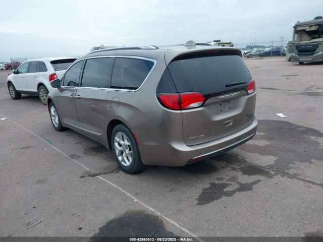 2018 CHRYSLER PACIFICA 2C4RC1BG9JR102368 Photo 2