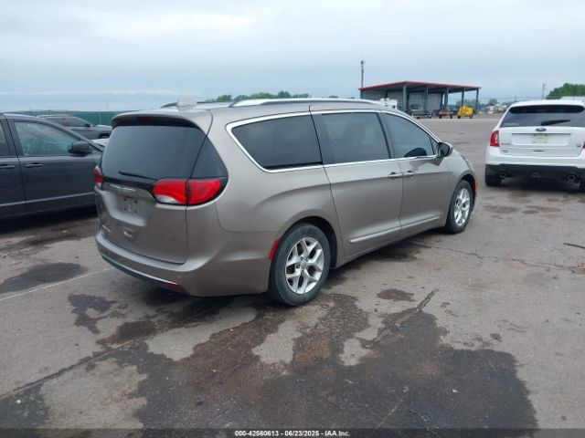 2018 CHRYSLER PACIFICA 2C4RC1BG9JR102368 Photo 3