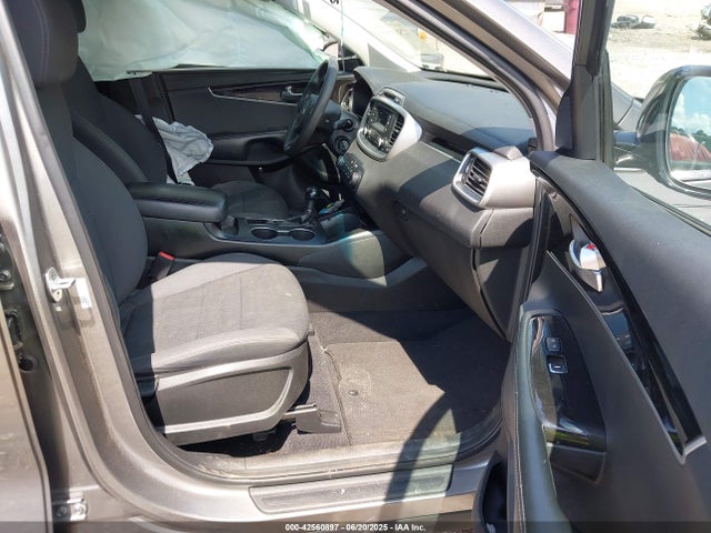 5XYPG4A38HG275907 KIA Sorento