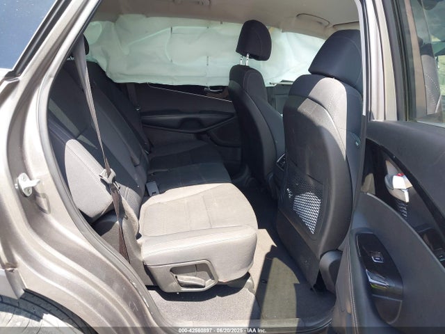 5XYPG4A38HG275907 KIA Sorento