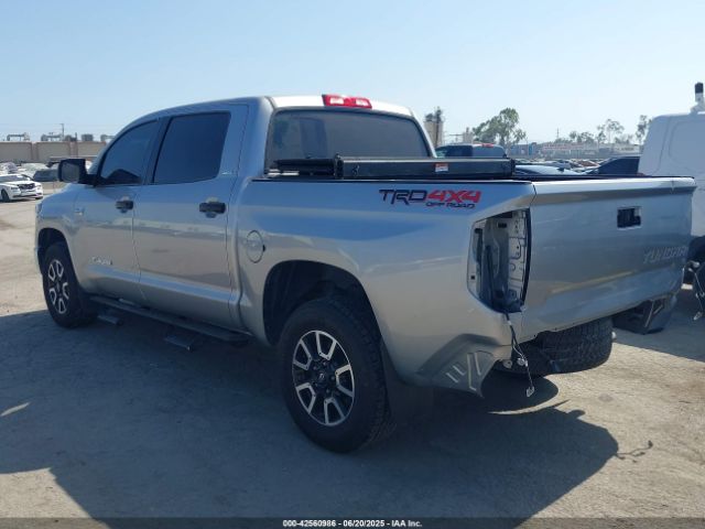 2019 TOYOTA TUNDRA 5TFDY5F16KX802781 Photo 2
