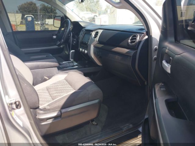 2019 TOYOTA TUNDRA 5TFDY5F16KX802781 Photo 4