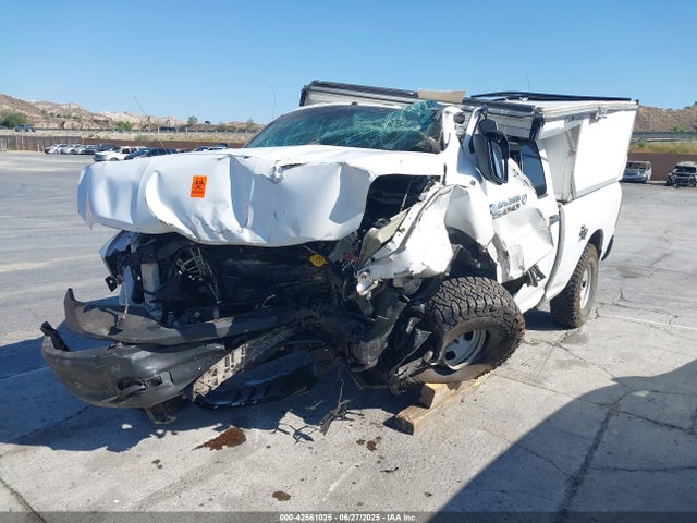 RAM 1500 2018 1C6RR7FG5JS221391 Image 2
