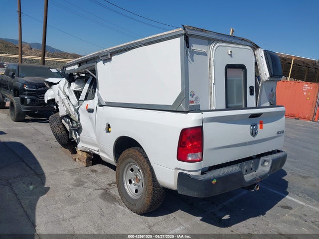 RAM 1500 2018 1C6RR7FG5JS221391 Image 3