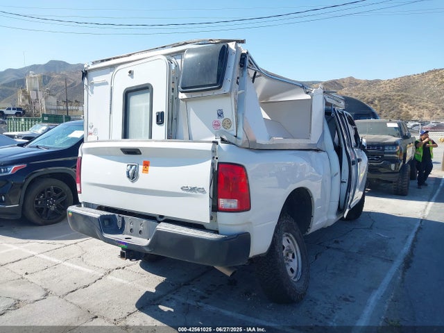 RAM 1500 2018 1C6RR7FG5JS221391 Image 4