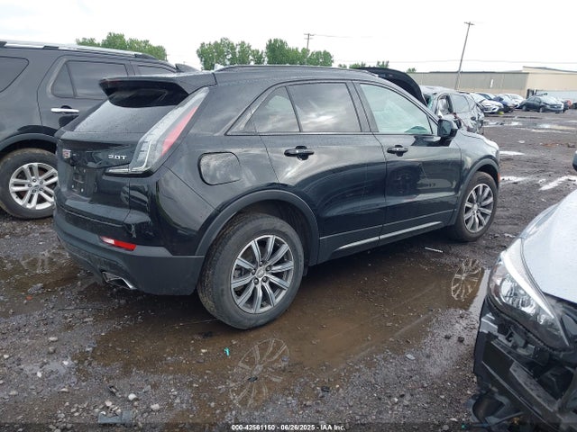 2019 CADILLAC XT4 1GYFZFR49KF112301 Photo 3