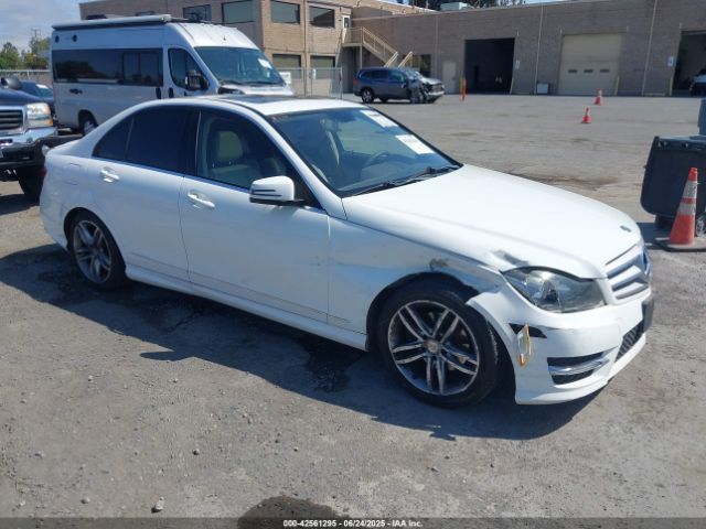 2013 MERCEDES-BENZ C 250 WDDGF4HB9DR249706