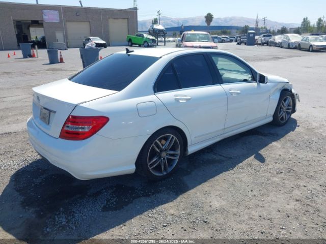 2013 MERCEDES-BENZ C 250 WDDGF4HB9DR249706 Photo 3
