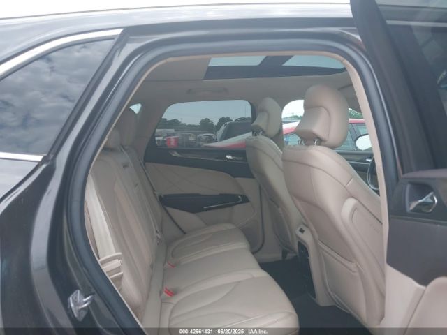 2017 LINCOLN MKC 5LMCJ3D97HUL24869 Photo 7