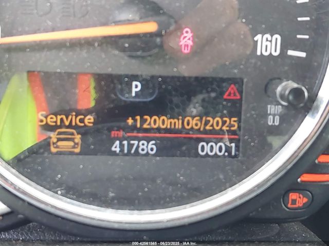 2016 MINI CLUBMAN WMWLN5C52G2E29982 Photo 6