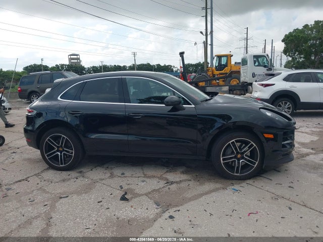 Porsche Macan 2019 WP1AB2A59KLB33036 Image 13