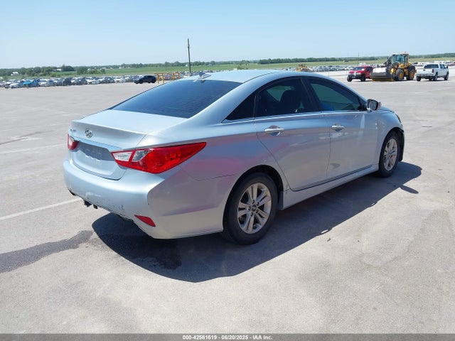 Hyundai gamma 2014 5NPEB4AC3EH920571 Image 4