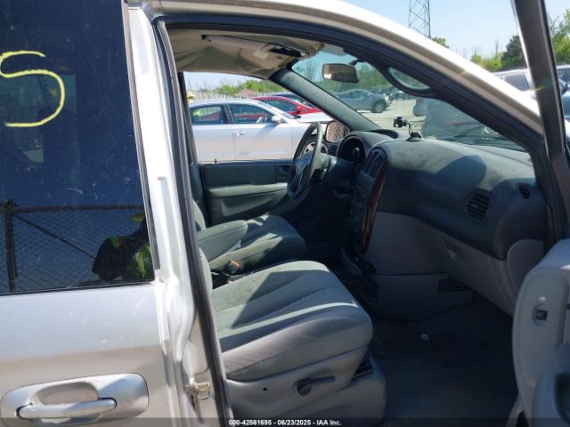 2004 CHRYSLER TOWN & COUNTRY 2C4GP54L34R603998 Photo 4