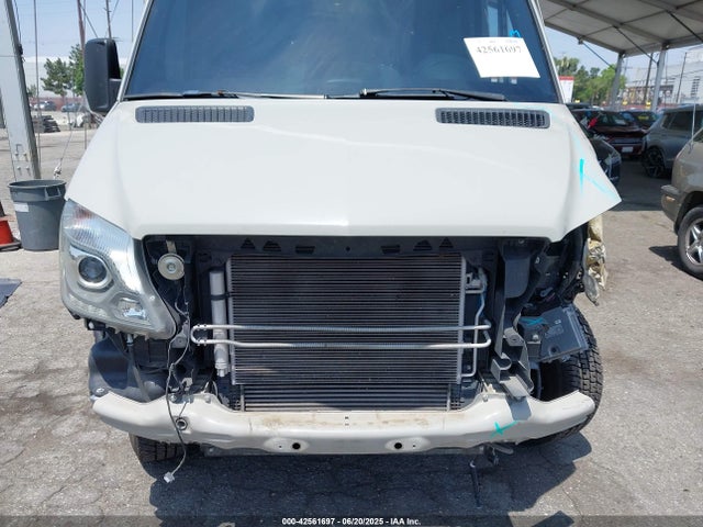 WDZFE7CD8HP512871 Mercedes-Benz om642