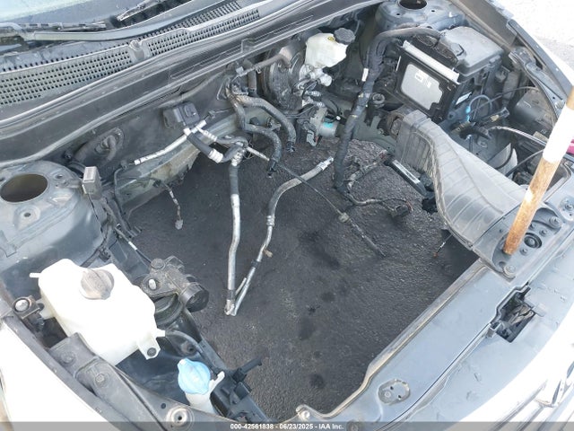 5NPEC4AB6EH936123 Hyundai theta ii