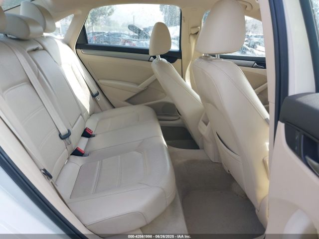 1VWAT7A35EC117895 Volkswagen 2014