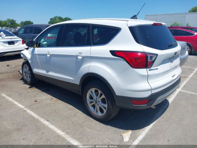 2019 FORD ESCAPE 1FMCU0GD2KUA04309 Photo 2
