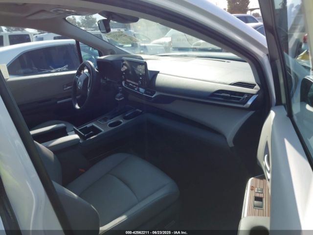 2024 TOYOTA SIENNA 5TDJSKFC0RS151037 Photo 4